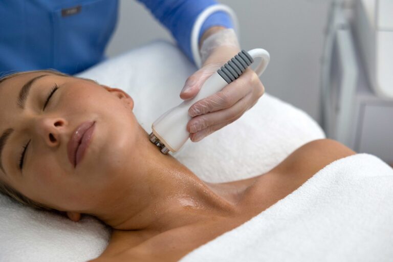 Venus DiamondPolar skin tightening treatment on the face